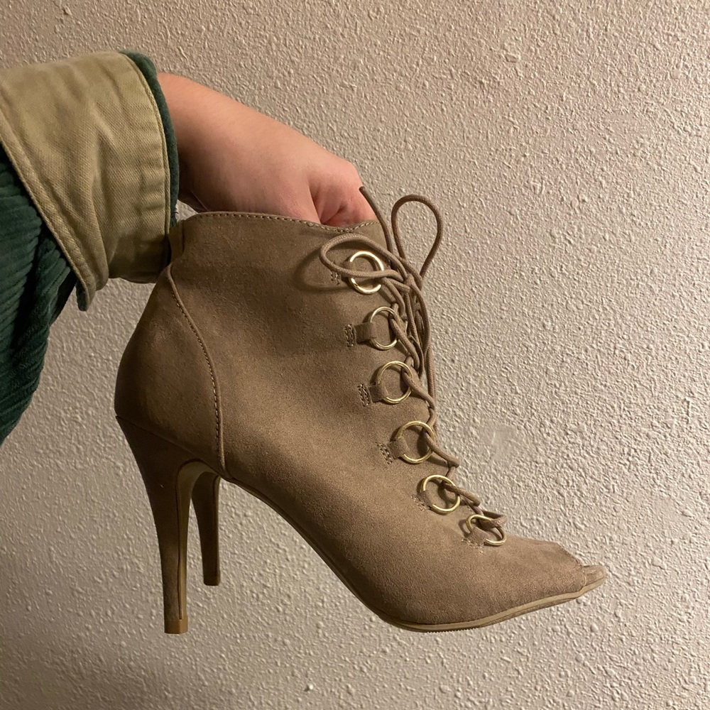 Gray Lace Up Heels - Size 7.5